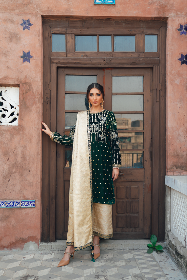 Elegant Velvet Embroidered Suit with Jamawar Accents